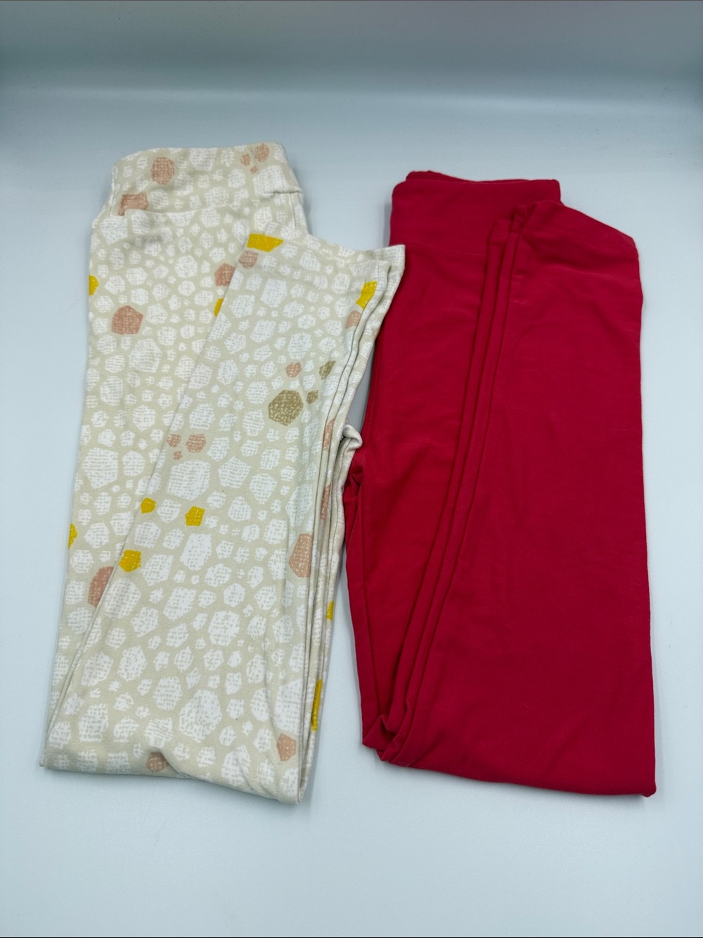 LuLaRoe Cream Pattern & Bright Red Leggings Duo